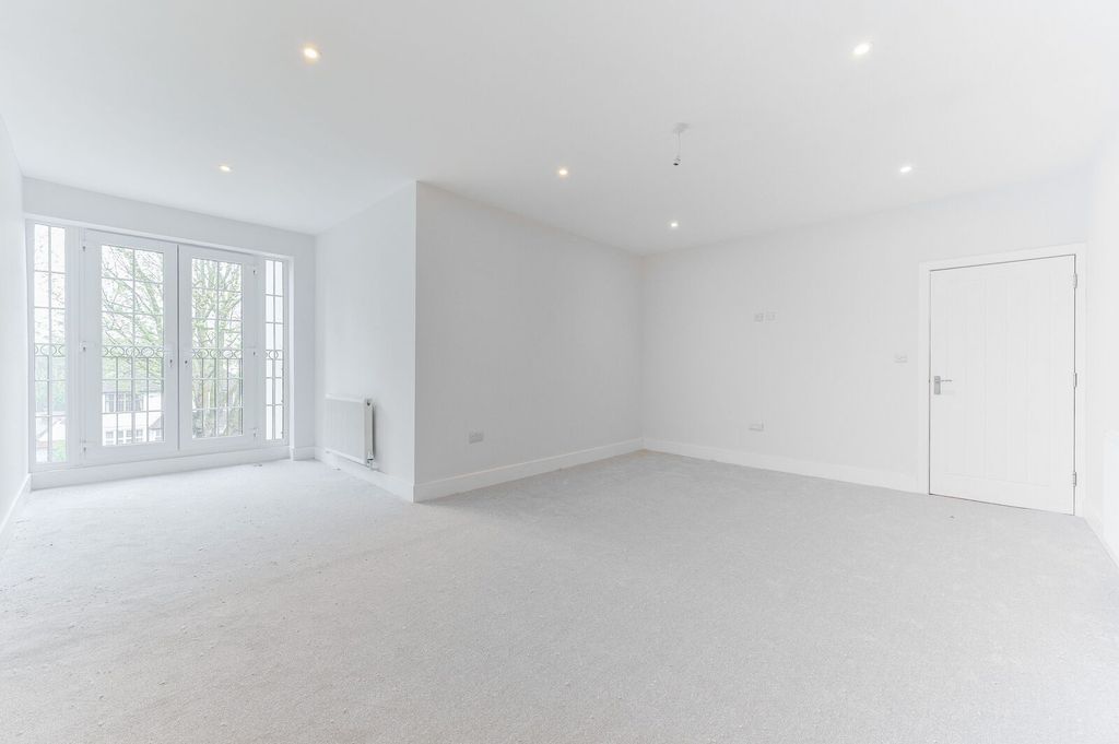 Additional image 12 of 7 bed detached house for saleAddiscombe Road, Croydon CR0