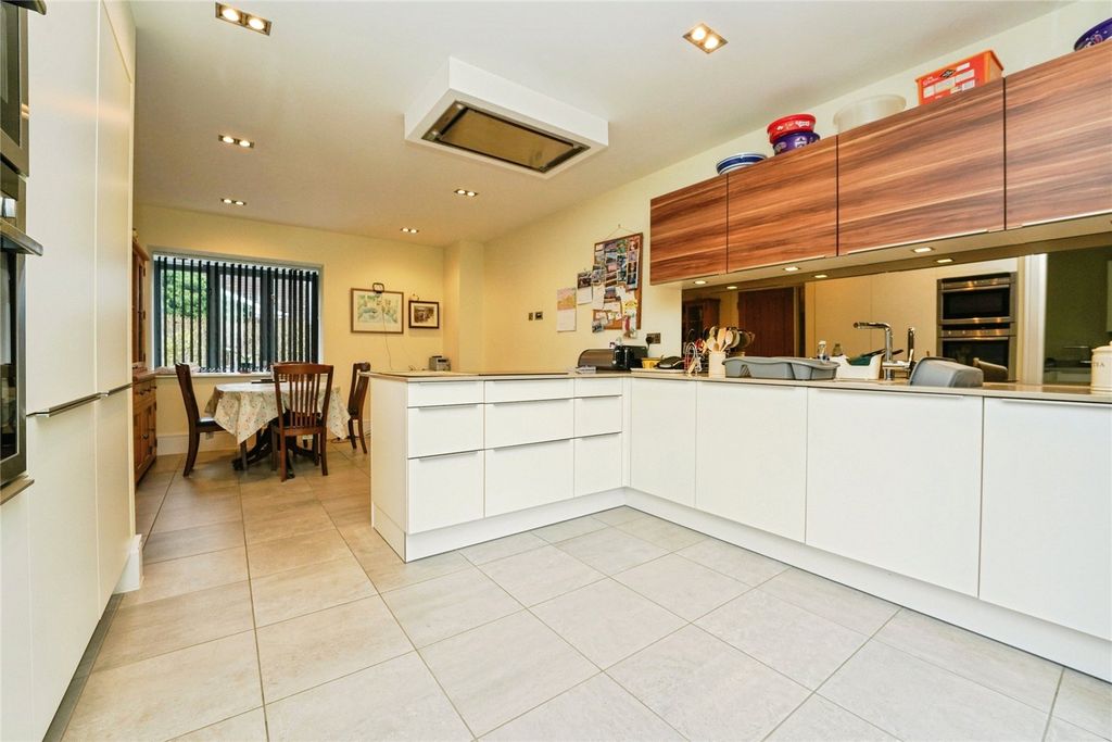 Property photo 3 of 19 Picture No. 54