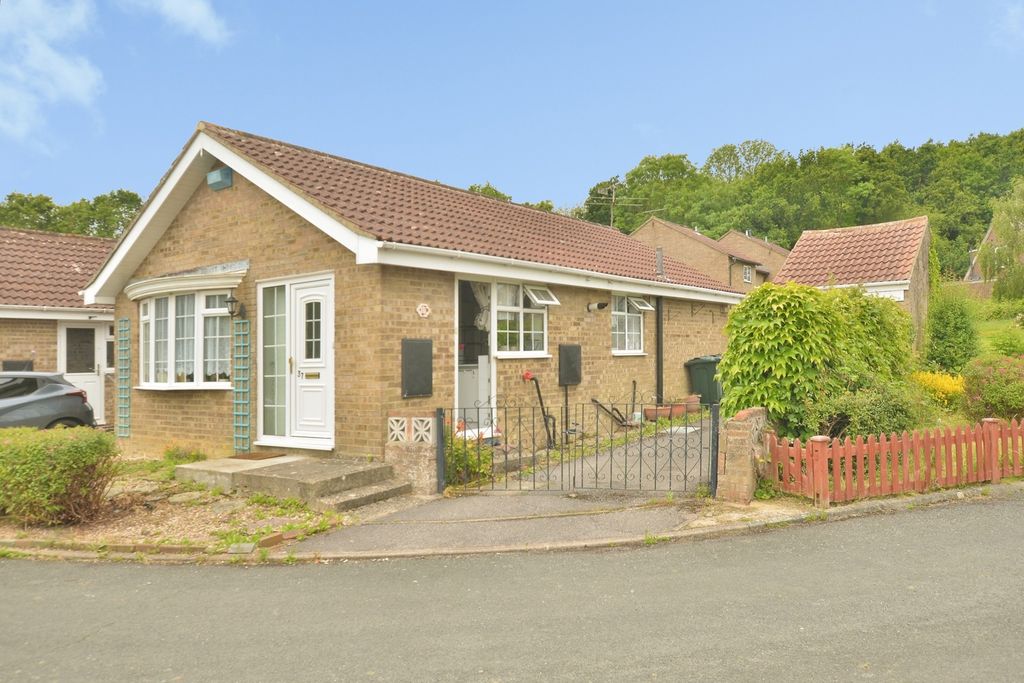 Property photo 1 of 11 Front