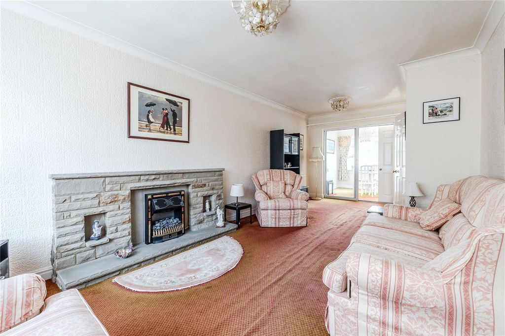 Property photo 3 of 19 Living Room