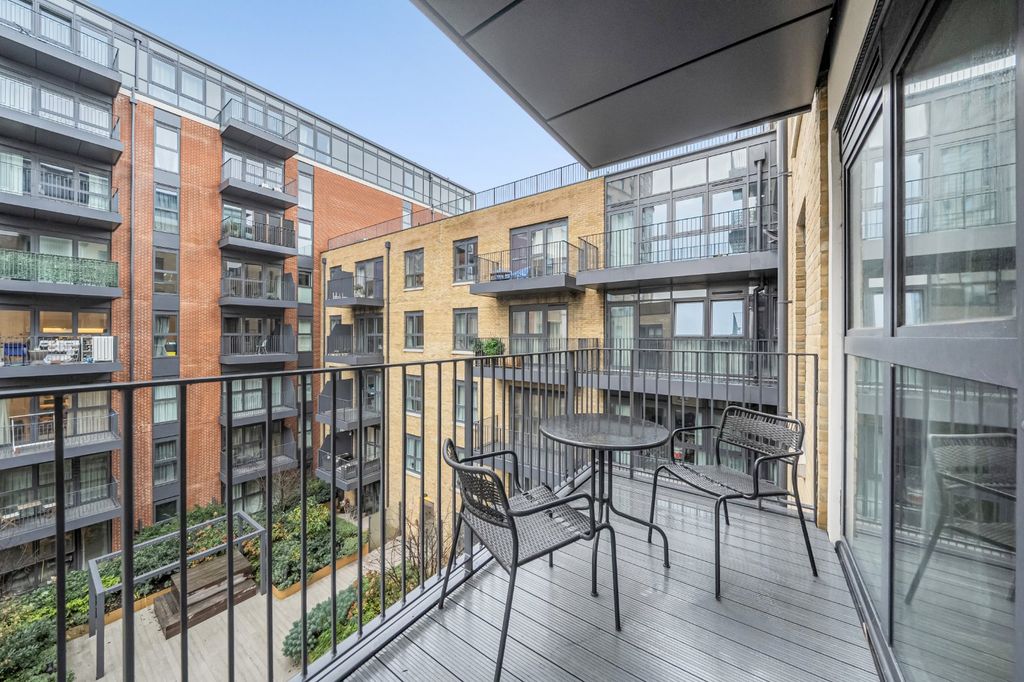 Property photo 3 of 22 Picture No. 32