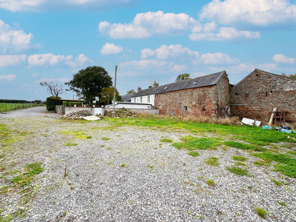 Property photo 1 of 6