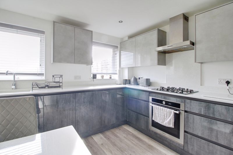 Property photo 3 of 10 Photo 11