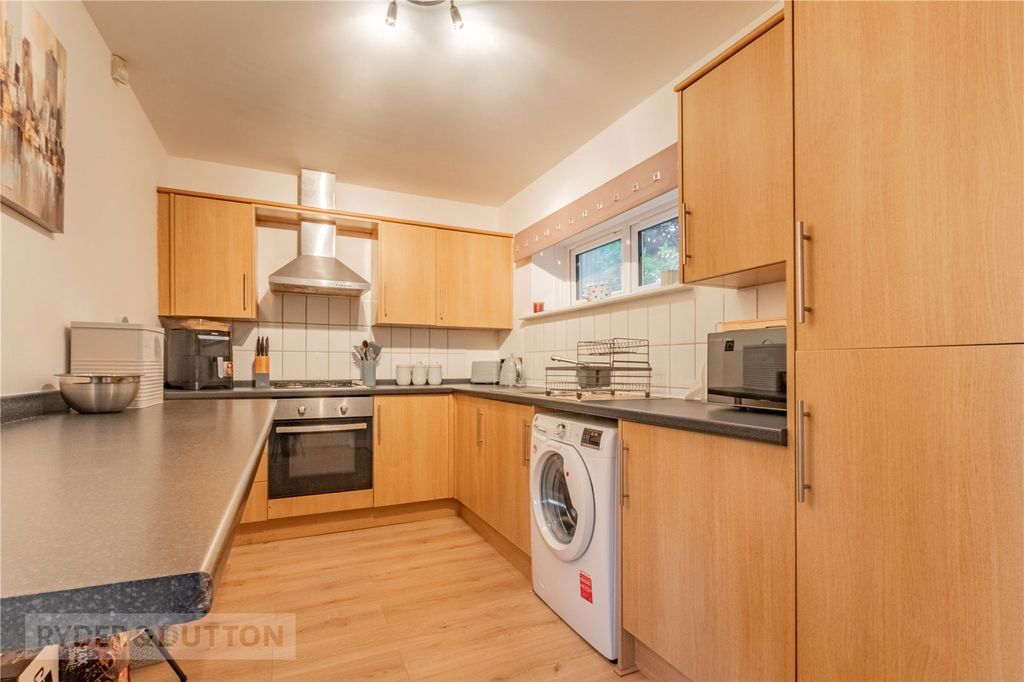 Property photo 3 of 20 Kitchen