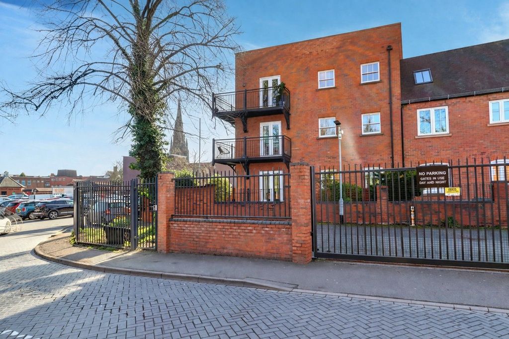 Property photo 1 of 27