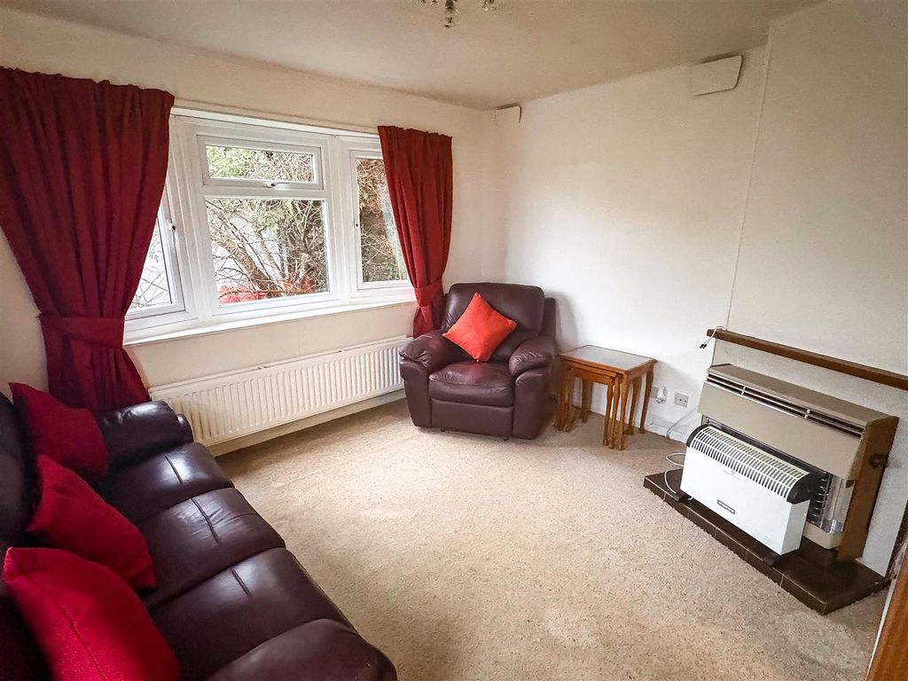 Property photo 3 of 9 Image00003.Jpg