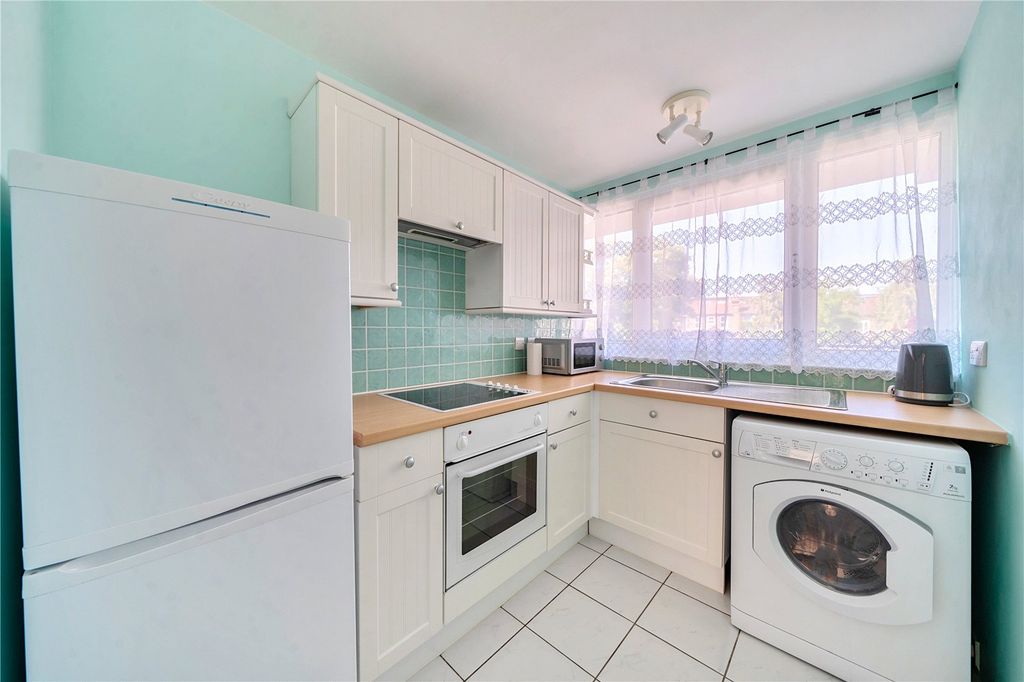 Property photo 3 of 16 Picture No. 02