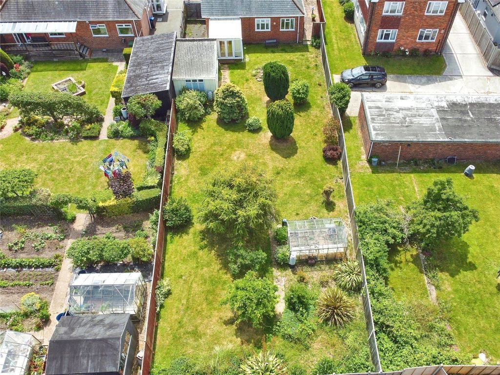 Property photo 2 of 16 Picture No. 24