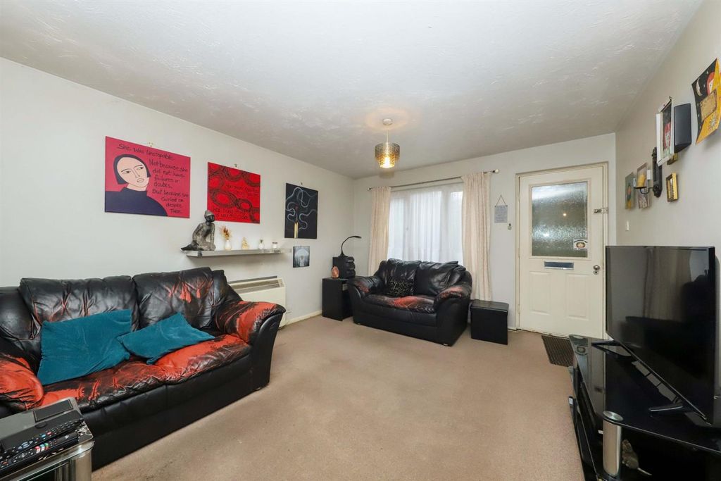 Property photo 2 of 9