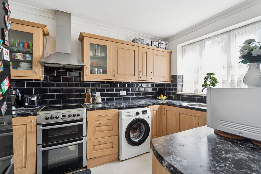 Property photo 2 of 16 Kitchen