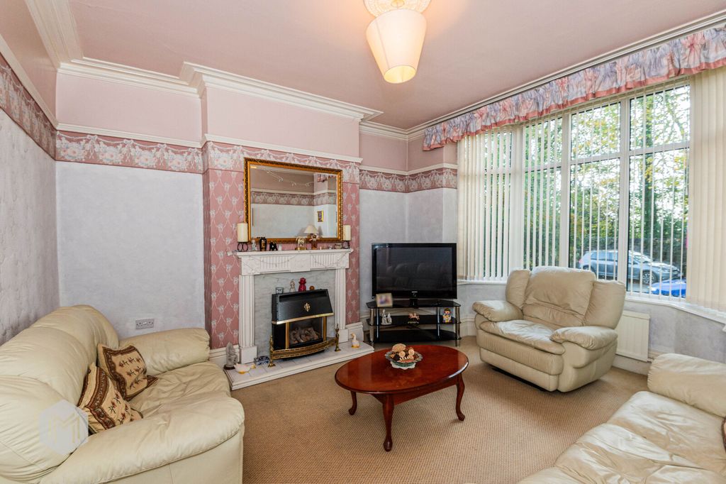 Property photo 2 of 20 Picture No. 11