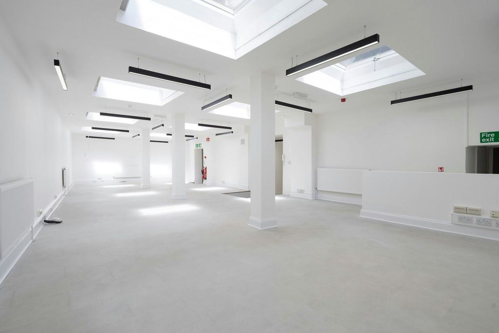 Property photo 1 of 12 Open Plan Unit