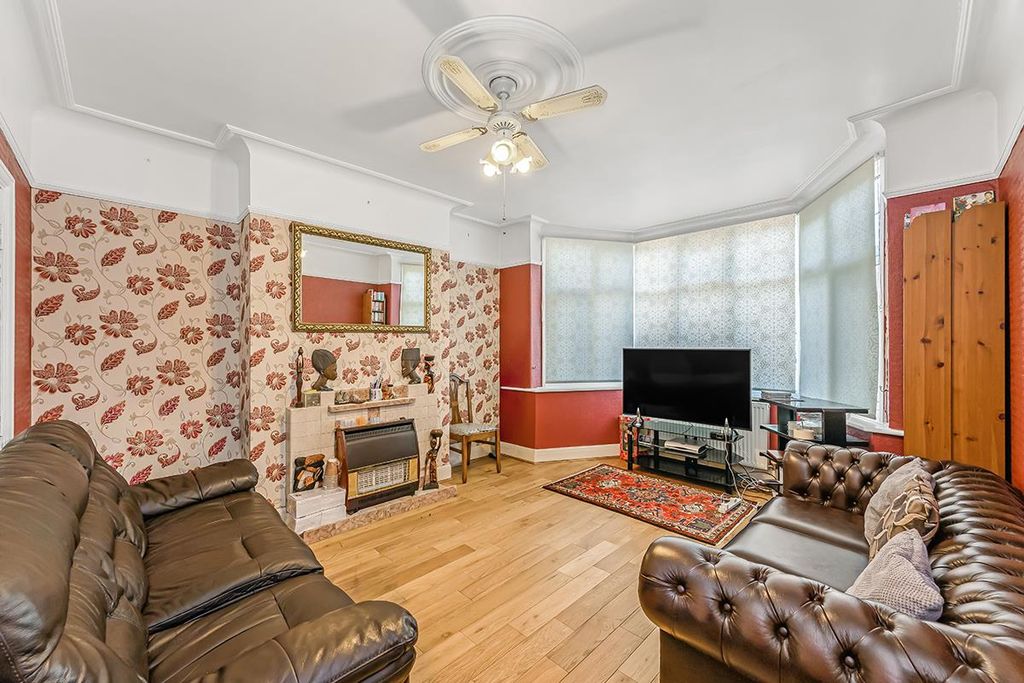 Property photo 3 of 22