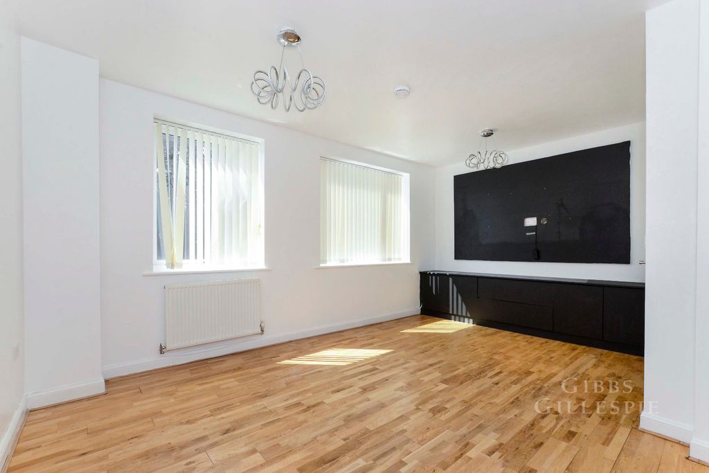 Property photo 3 of 19 Pbox-Img.Jpg