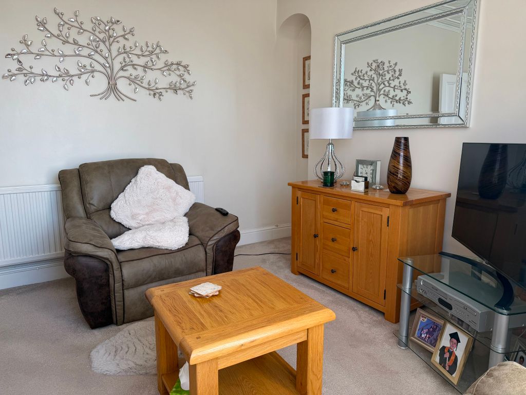 Property photo 2 of 21