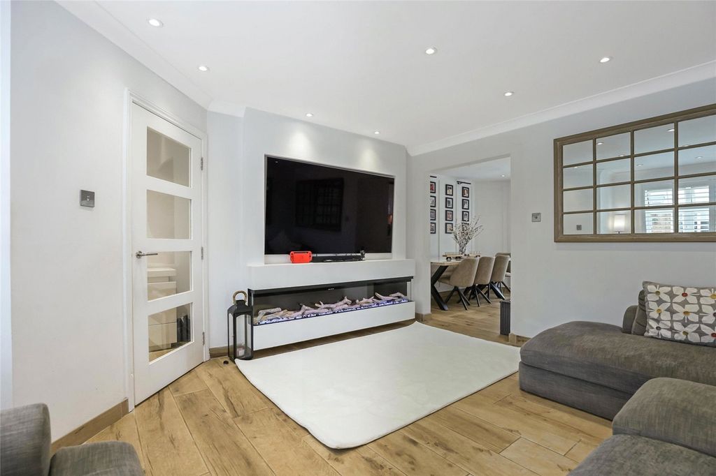 Property photo 2 of 26 Picture No. 27