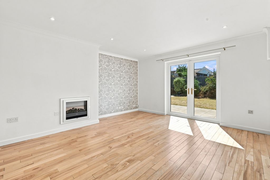 Property photo 2 of 16 7_Img_4295