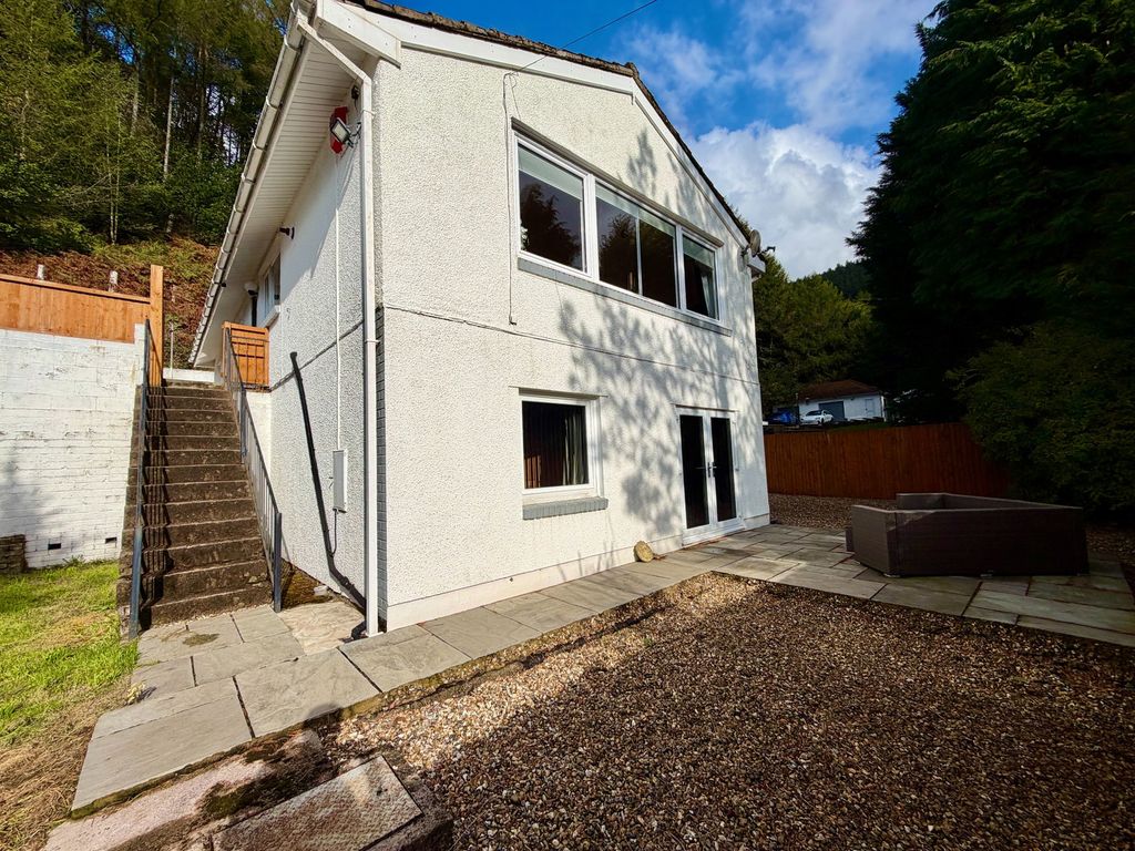 Property photo 3 of 63