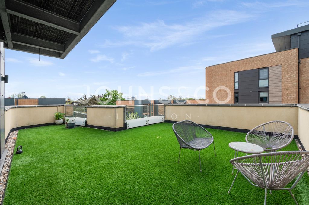 Property photo 2 of 10