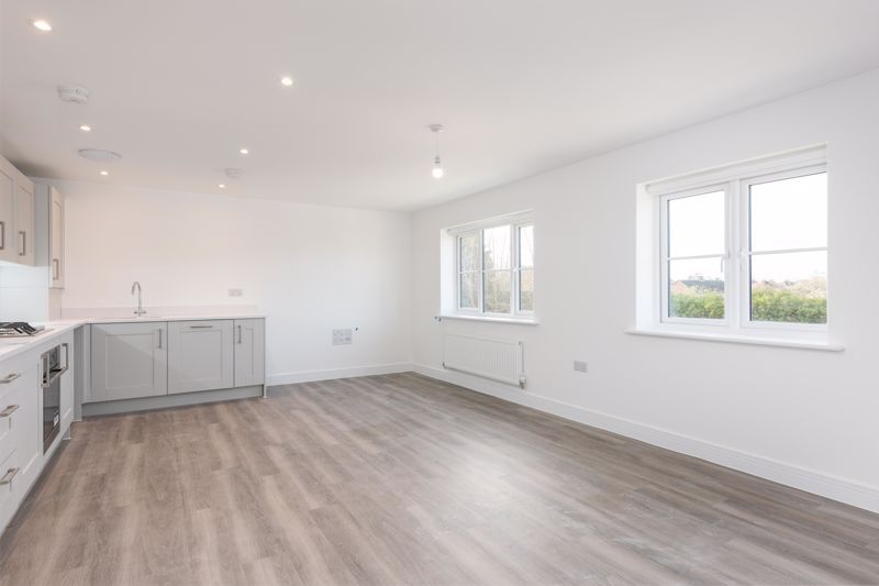 Property photo 3 of 8 Photo 7