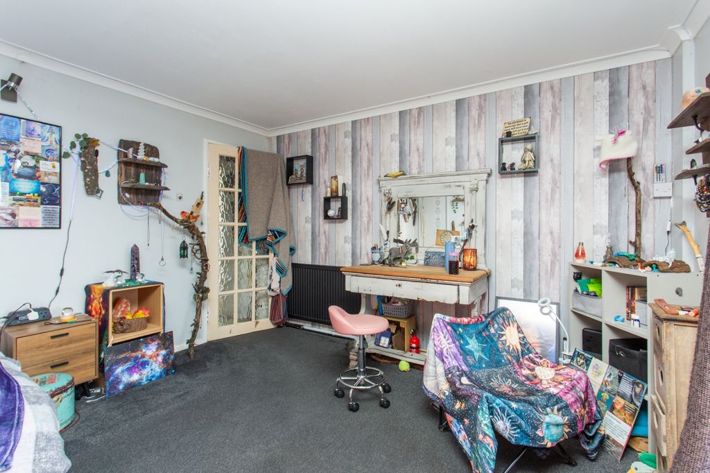 Property photo 3 of 8 Picture 3