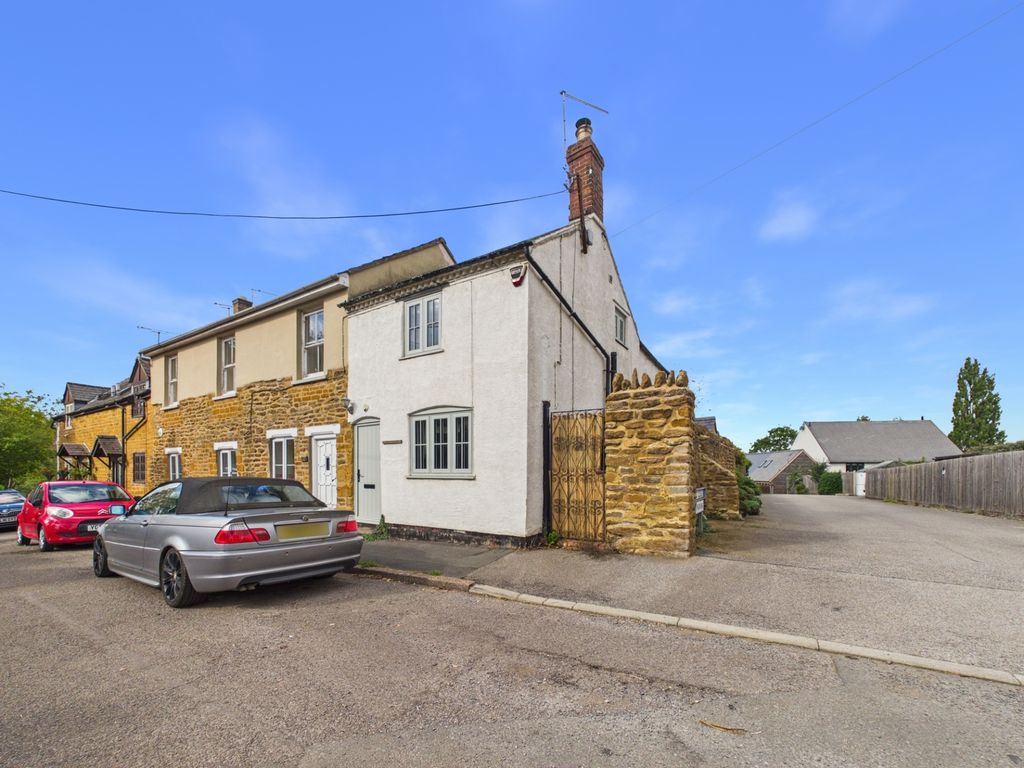 Property photo 1 of 8 Harbidges Lane