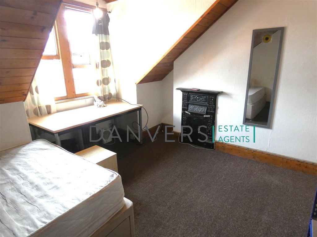 Property photo 1 of 5 P1120232.Jpg