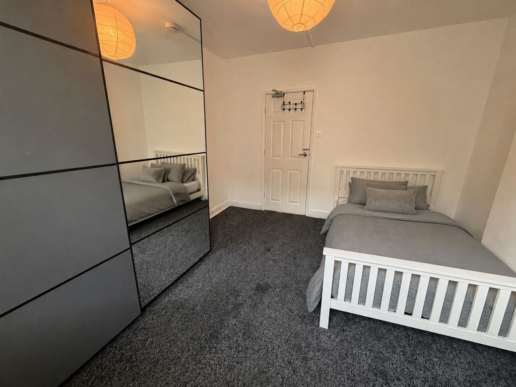 Property photo 2 of 13 Photo 11