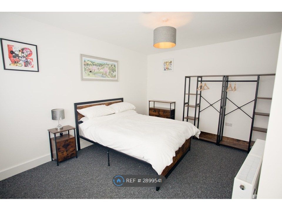Property photo 2 of 27