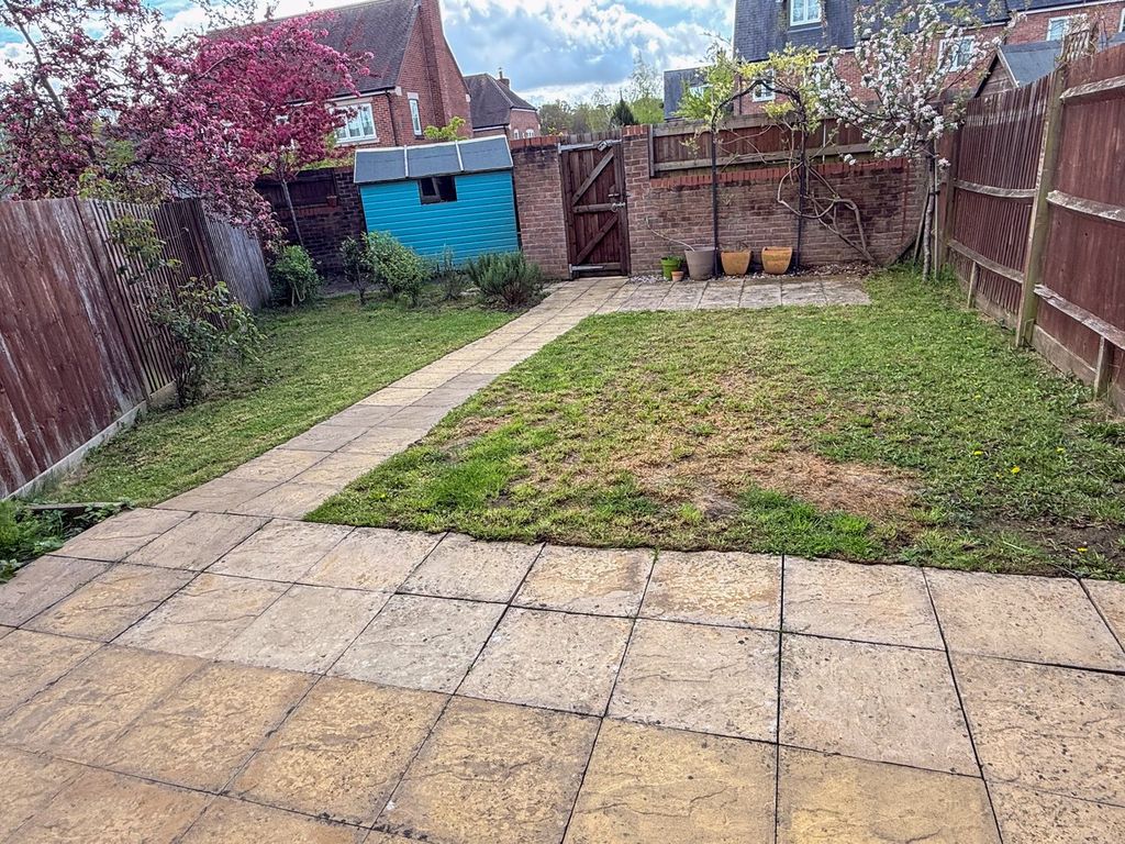Additional image 5 of 4 bed terraced house for saleBrowns Walk, Greenham, Thatcham RG19