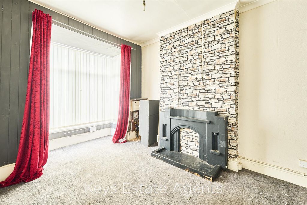 Property photo 2 of 14 Front Reception