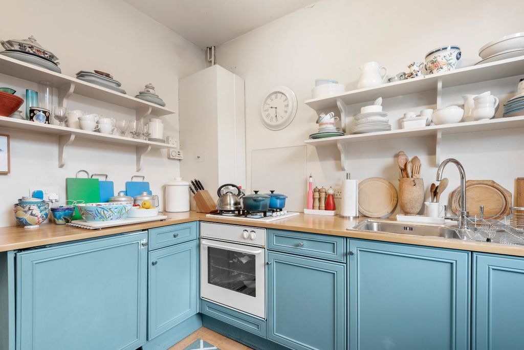 Property photo 3 of 6