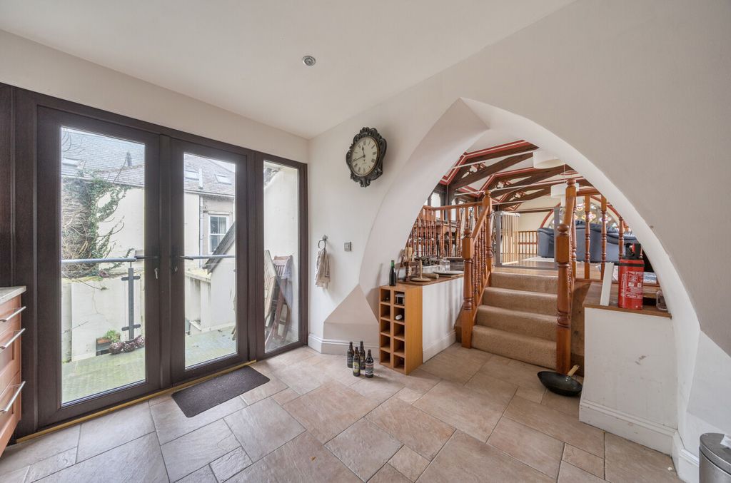 Property photo 3 of 20 1404989-20-6994c1...