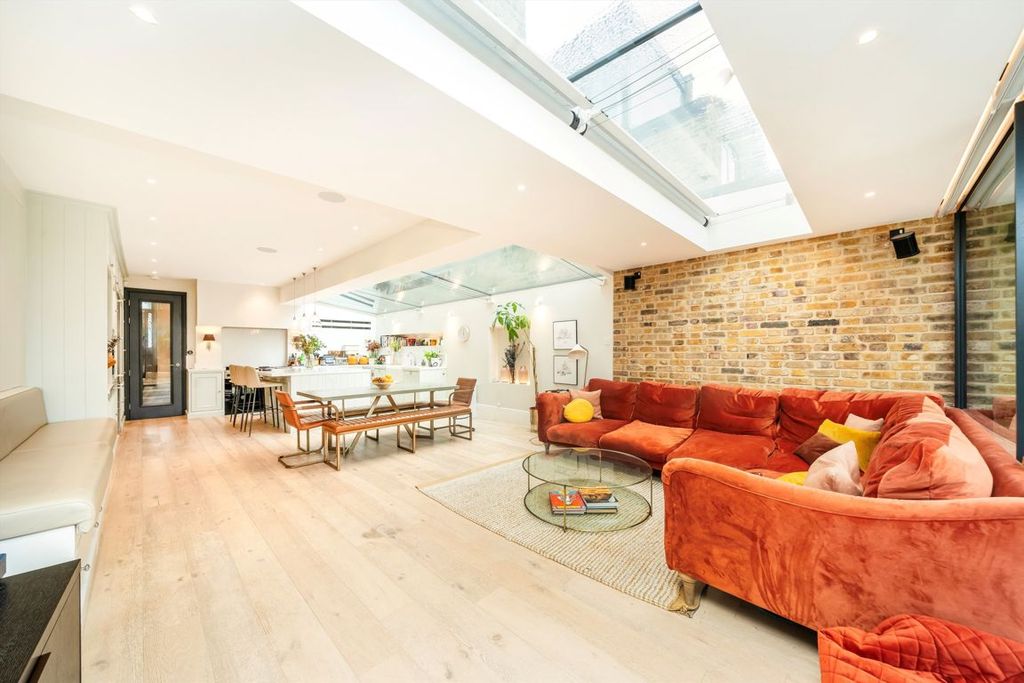 Property photo 3 of 20