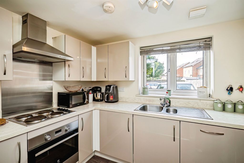 Property photo 2 of 16