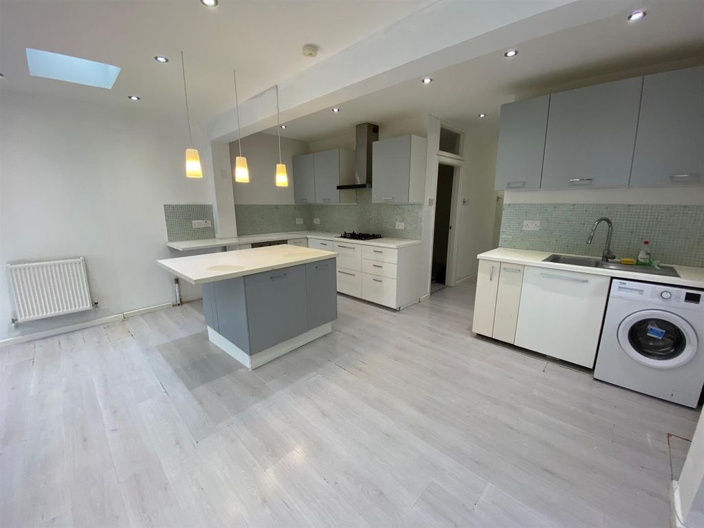 Property photo 2 of 32 P18.Jpg