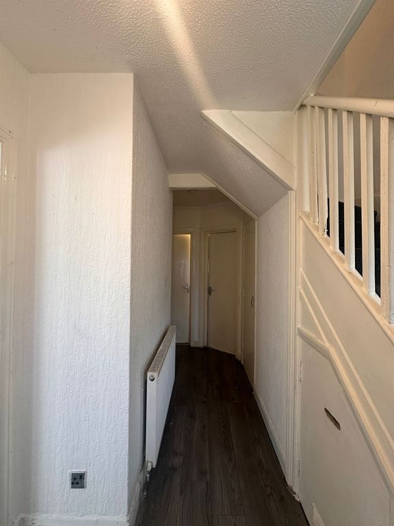 Property photo 2 of 28