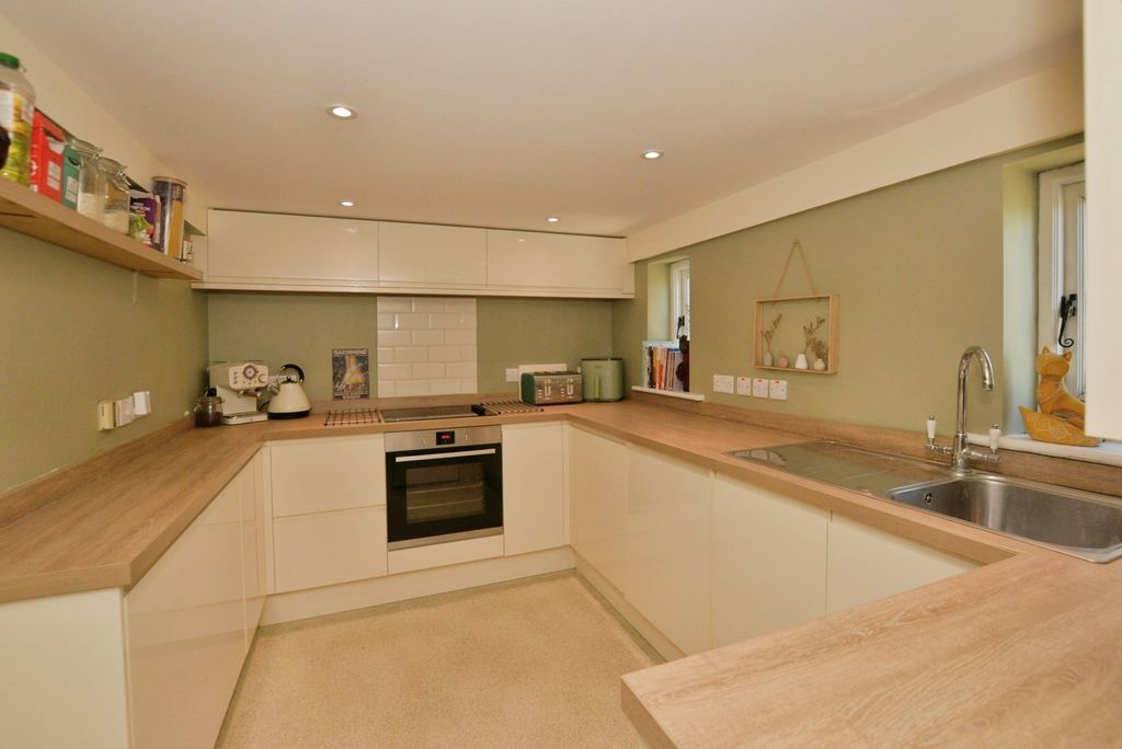 Property photo 2 of 13 Kitchen