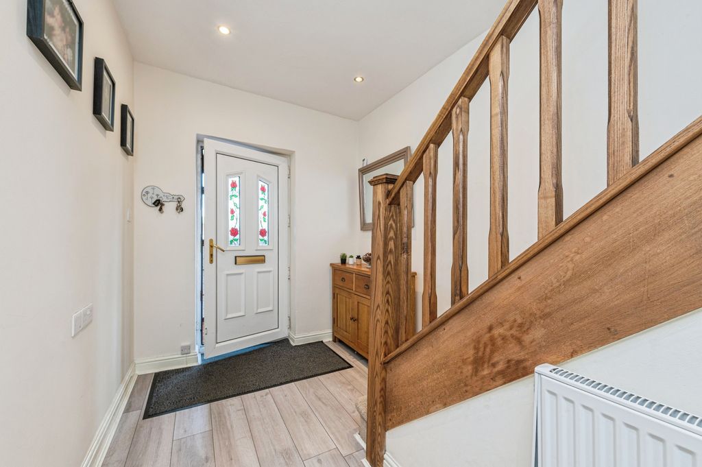 Additional image 8 of 3 bed semi-detached house for saleBerwick Avenue, Heckmondwike WF16