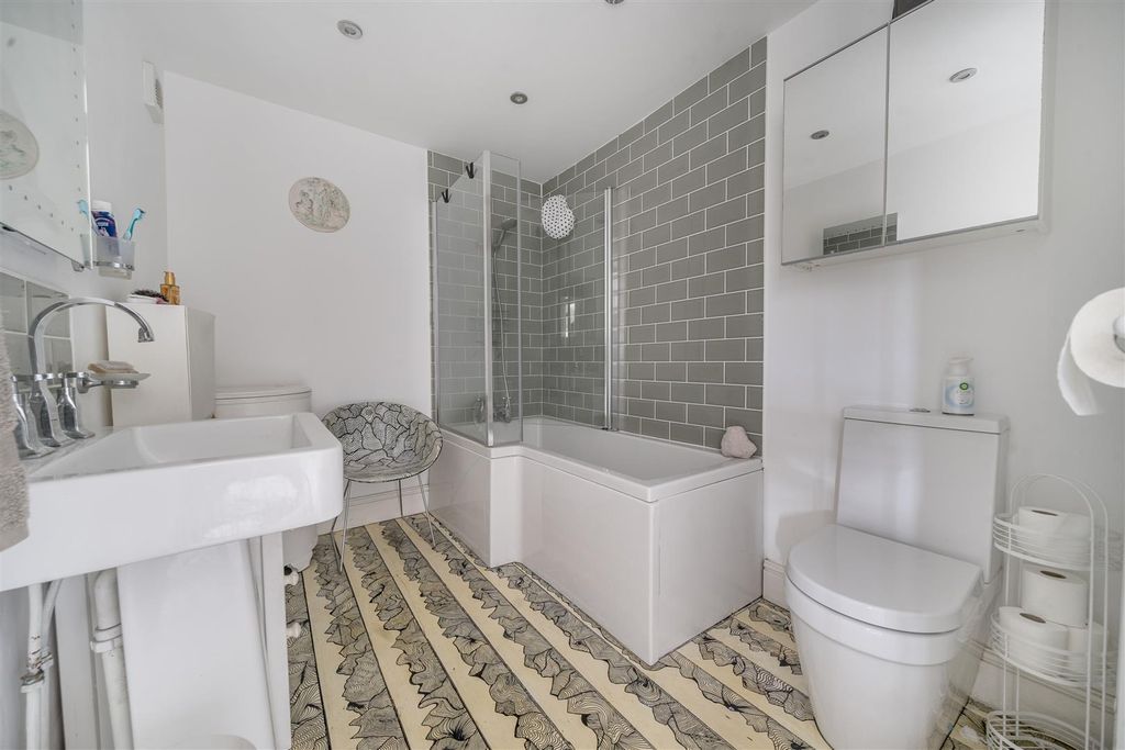 Additional image 18 of 6 bed terraced house for saleOrwell Road, Harwich CO12