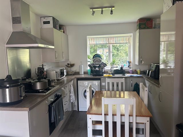 Property photo 2 of 6 Kitchen