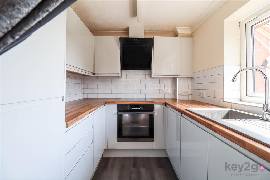 Property photo 2 of 15 Kitchen