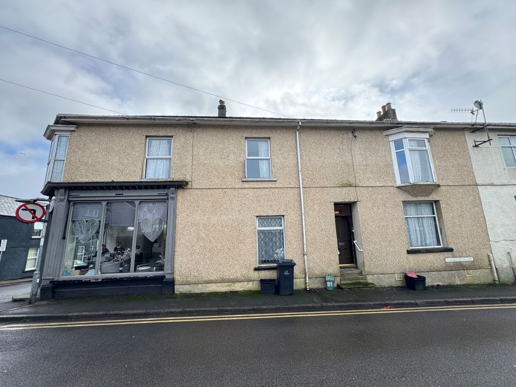 Property photo 1 of 32