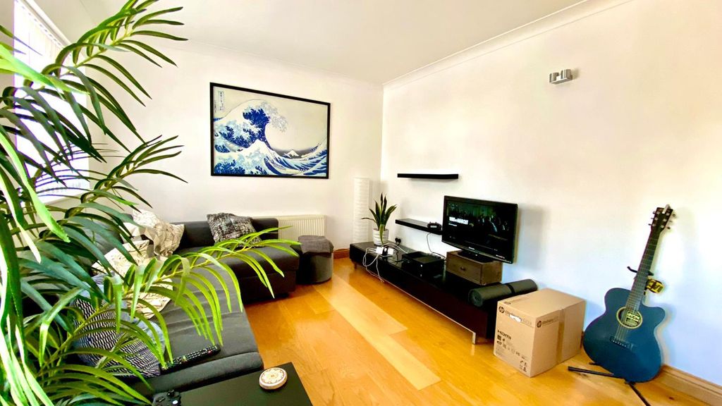 Property photo 1 of 12 69F693Ba-843A-40F2-Bdec-B96097F6E0d1.Jpg