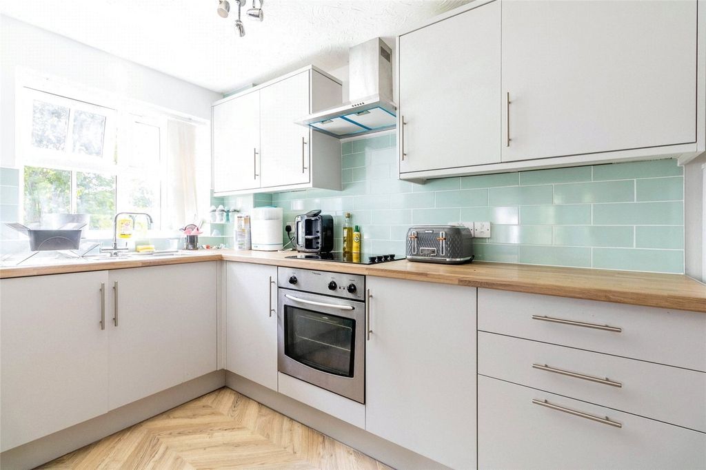 Property photo 3 of 13 Photo