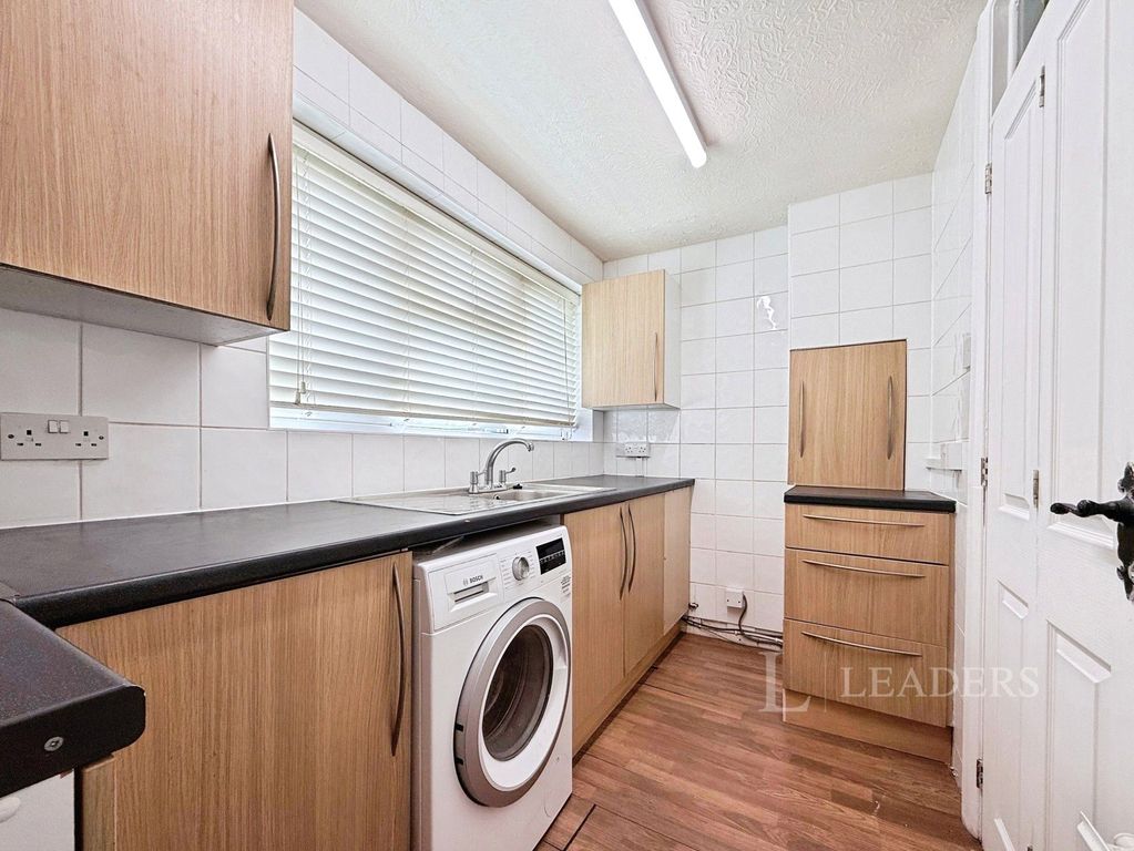 Property photo 3 of 8 3