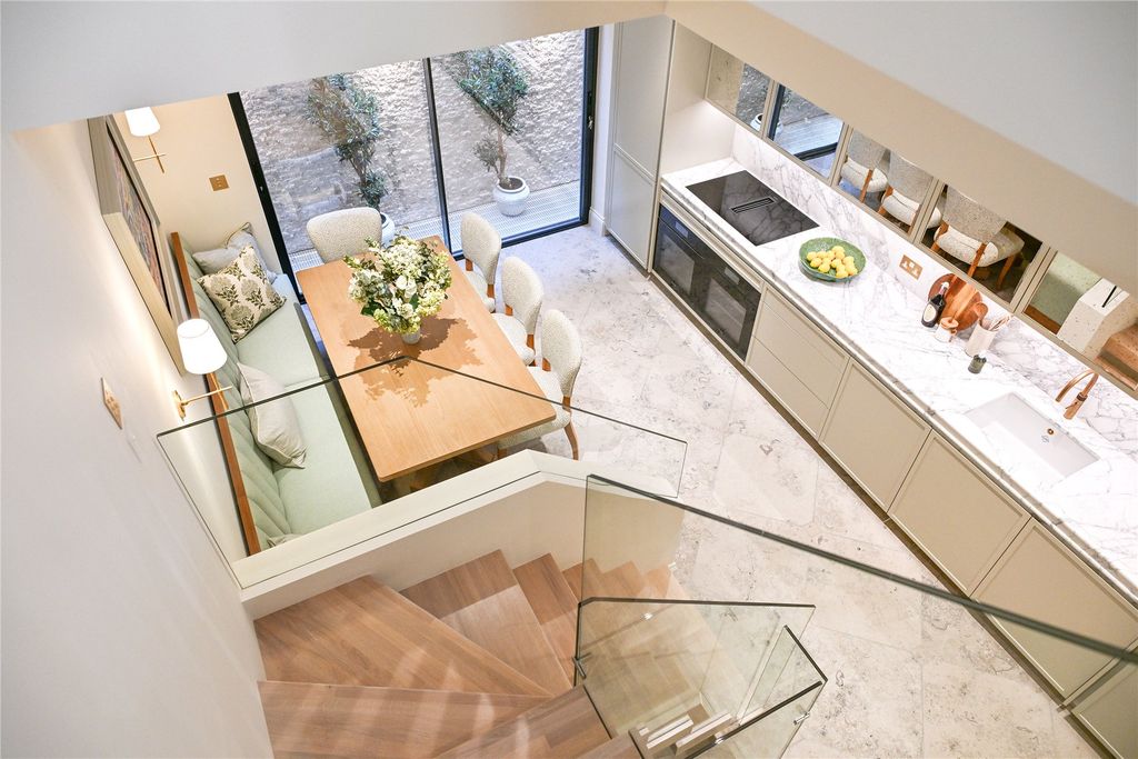 Property photo 3 of 11 Kitchen/Dining