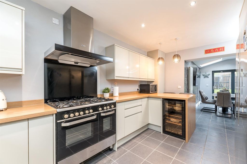 Property photo 3 of 36 Kitchen