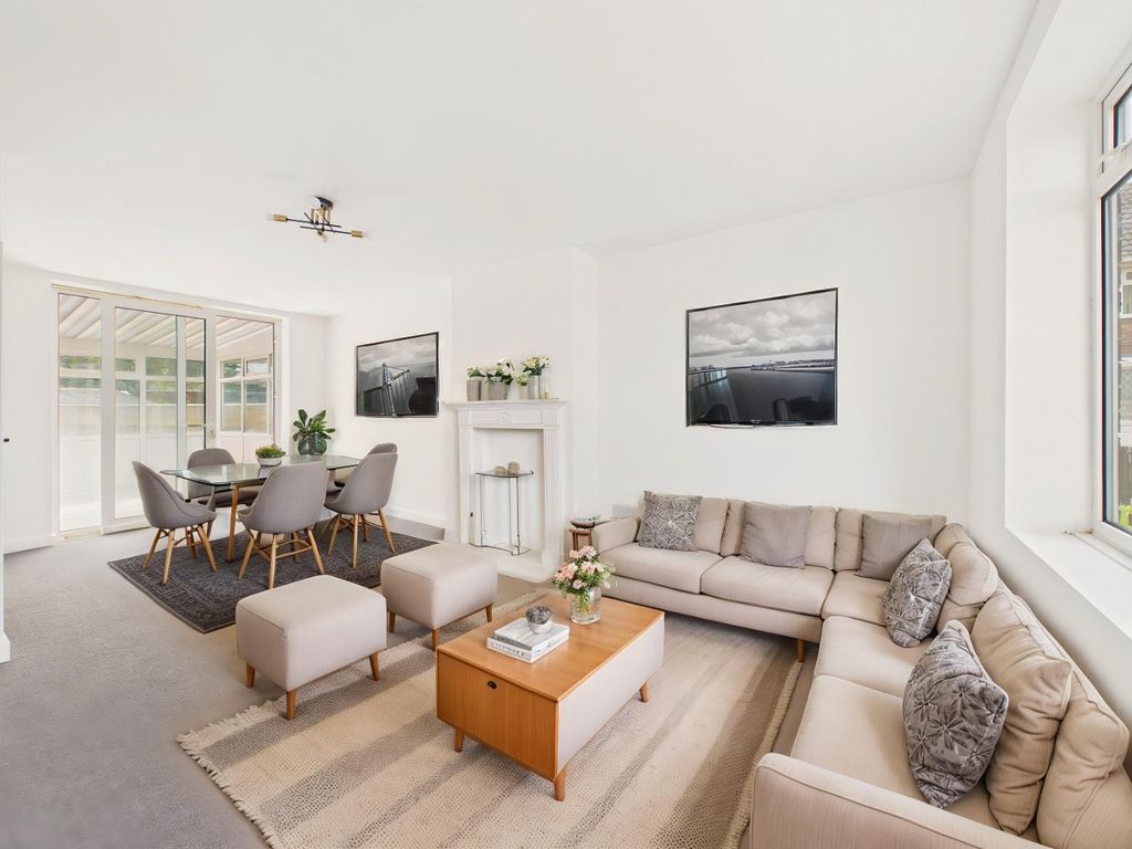 Property photo 2 of 14 5208613