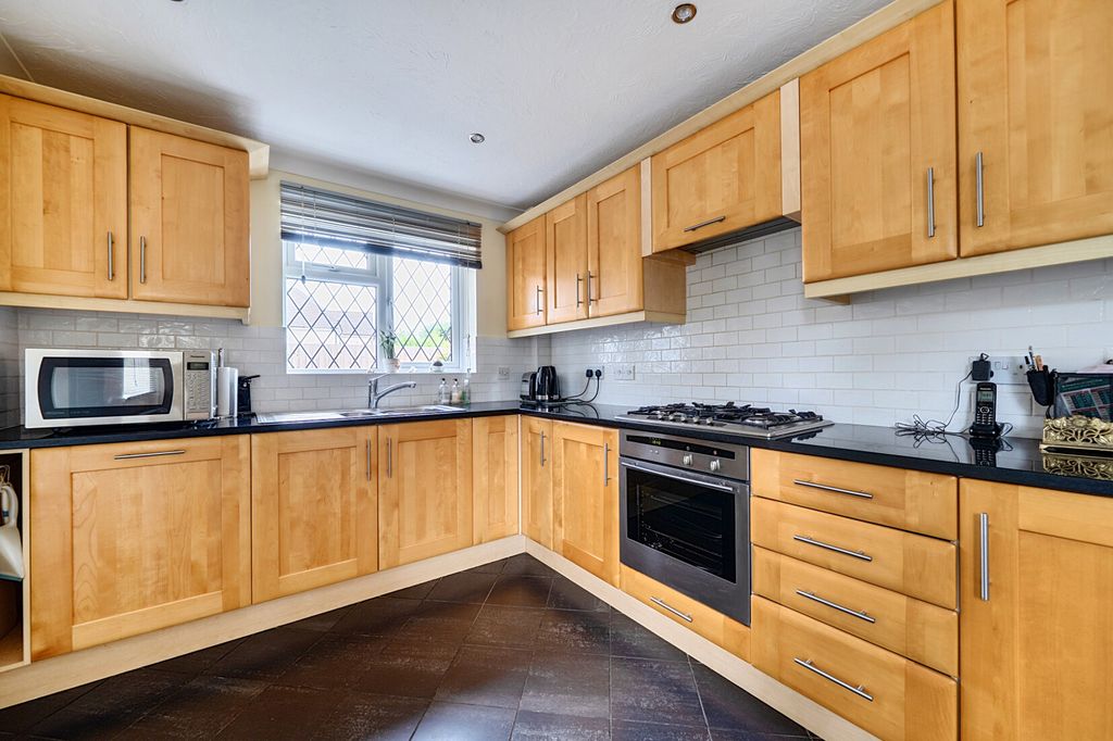 Property photo 3 of 14 Kitchen